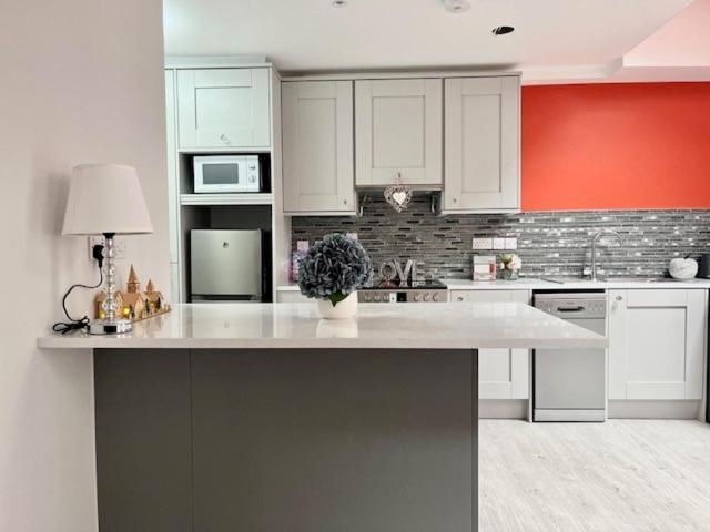Trinity Apartments Four 1-Bedroom Apts Waterford City Centre Экстерьер фото