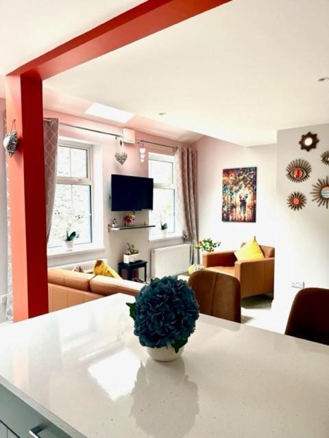 Trinity Apartments Four 1-Bedroom Apts Waterford City Centre Экстерьер фото